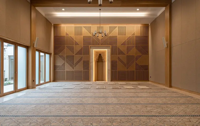 Acoustic paneling design for prayer hall
